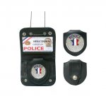 Porte carte avec chaine et médaille Police